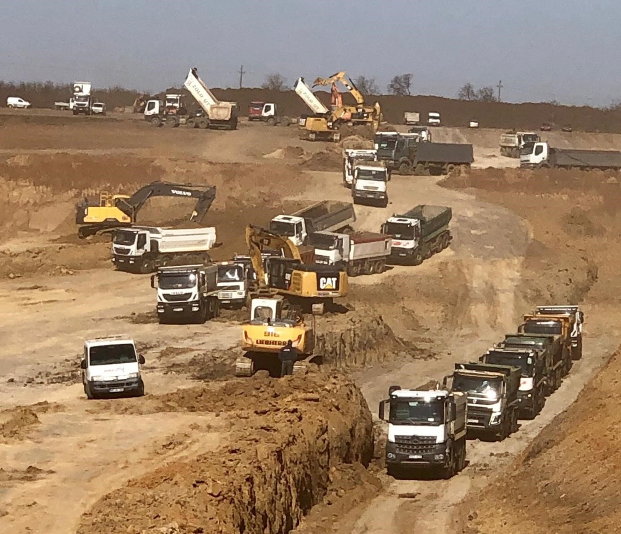 Colas Út Zrt. beszállítások és földmunkák